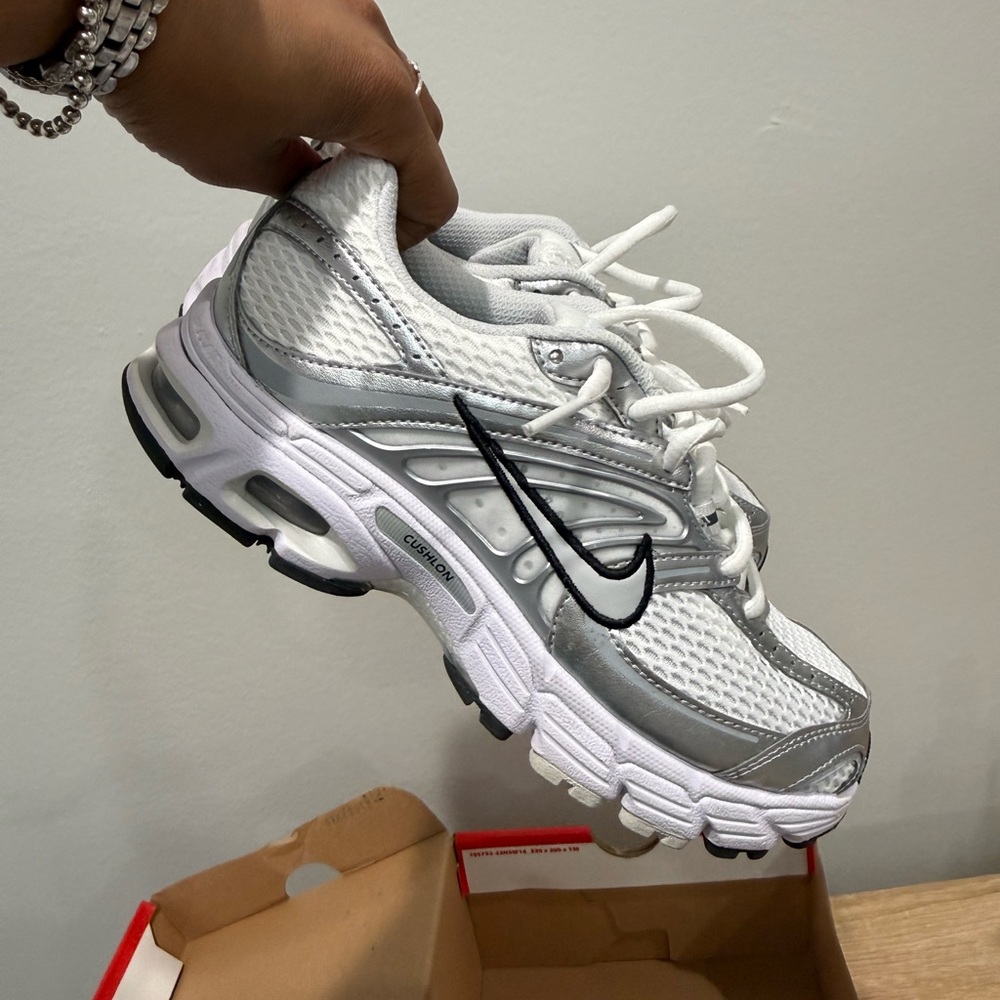 Nike Women's White and Silver Mesh Sneakers with Black Swoosh - Picture 6 of 9